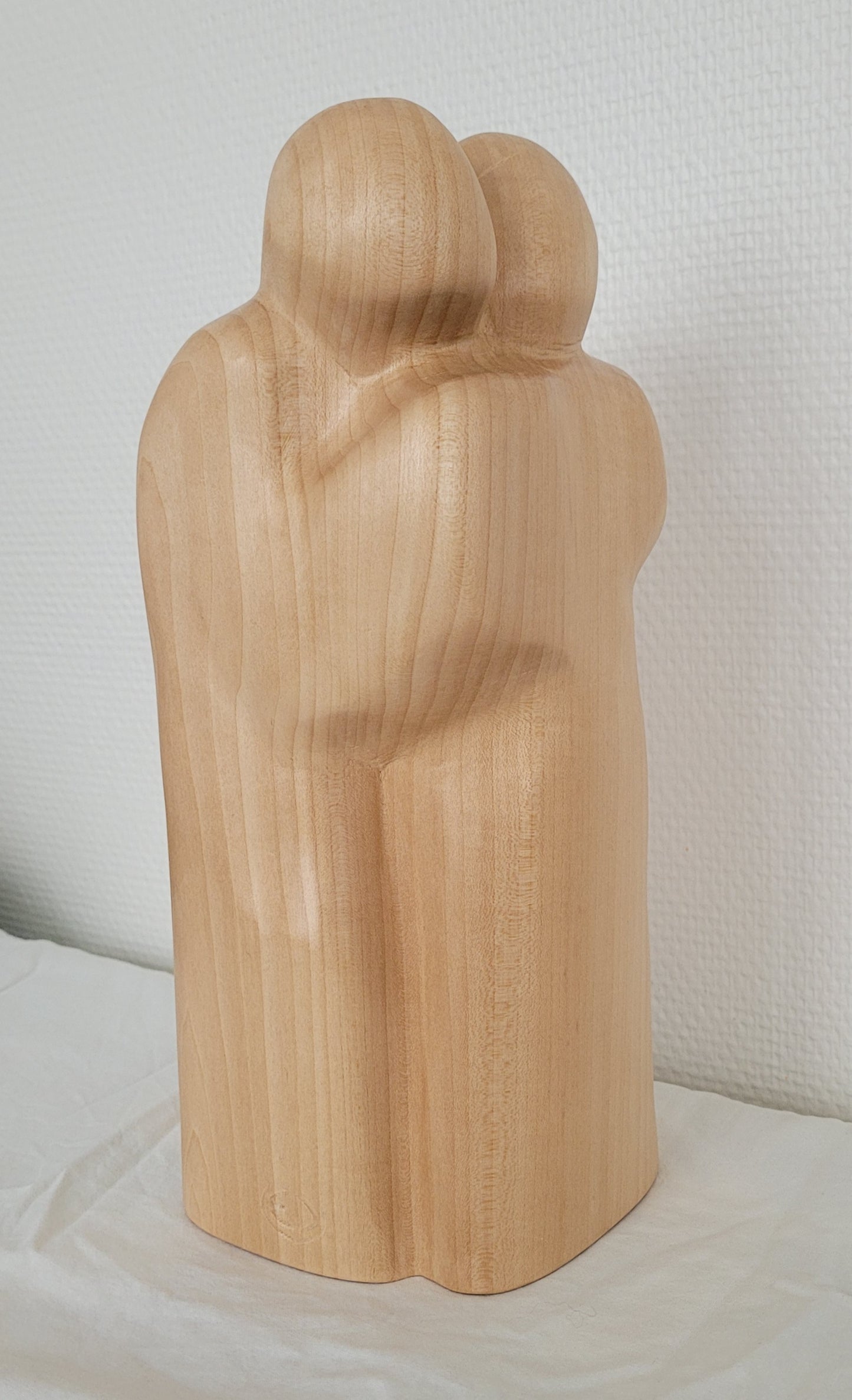 Consolation, sculpture contemporaine en bois de tilleul, Eveline David-Valette