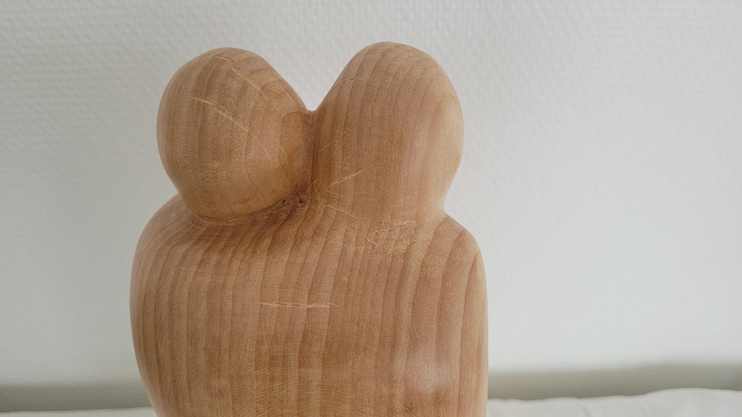 Consolation, sculpture contemporaine en bois de tilleul, Eveline David-Valette